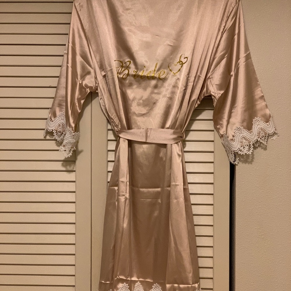 New JJ’s House Bride Robe in Pearl Pink